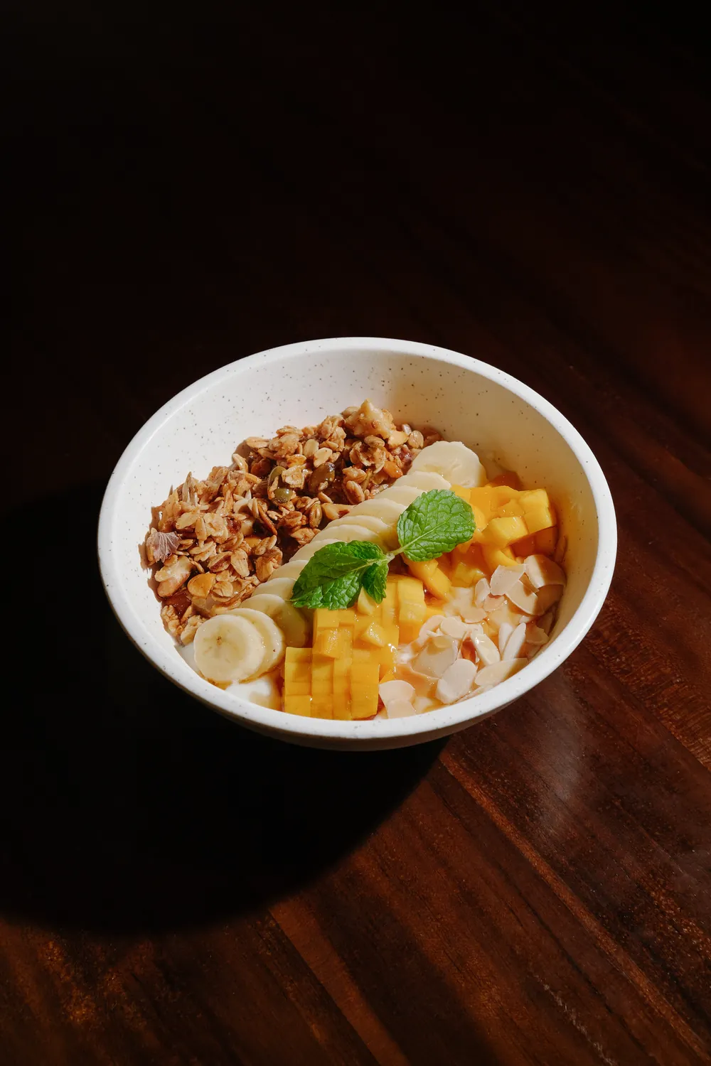 Tropical yogurt smoothie bowl